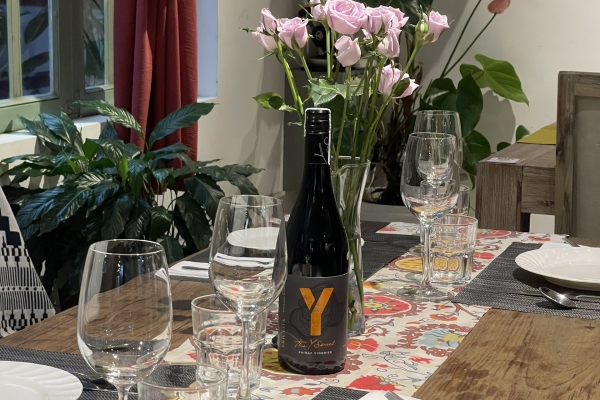 Là một căn phòng ấm cúng và lịch sự, rất thích hợp cho những buổi gặp mặt đối tác, hay những dịp gia đình xum họp.