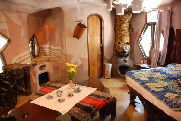 Ngôi nhà kì quái